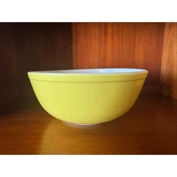 Pyrex #440 primary yellow mixing bowl retro lemon slice vintage 50’s - Picture 1 of 7